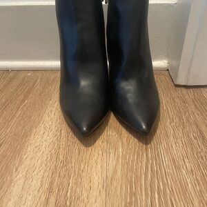Louise et Cie Sleek Black Ankle Boots
